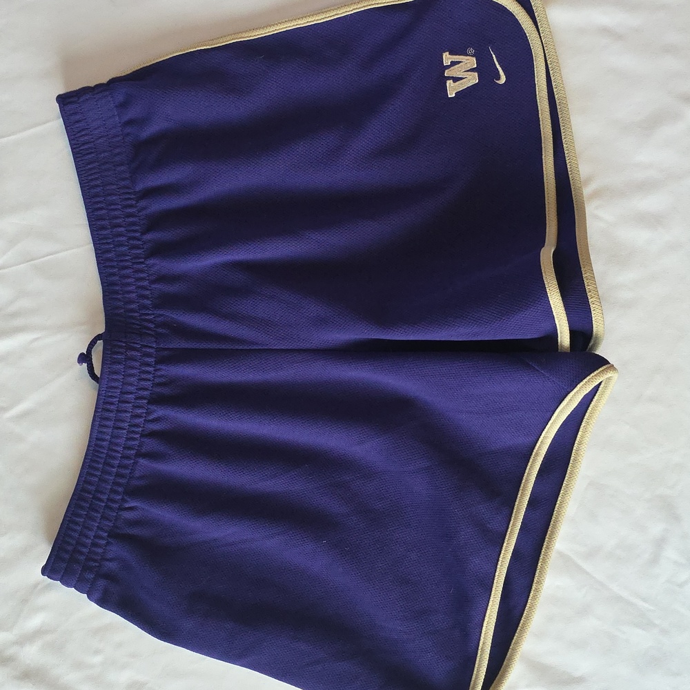 Nike Dri-fit University Of Wasington Huskies Women's Athletic Shorts Purple Sm